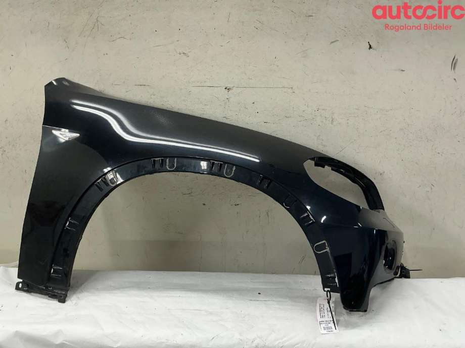 Skjerm høyre foran til BMW X5 2007-2013 (E70) (E70) (BMW|51 65 0 430 322)