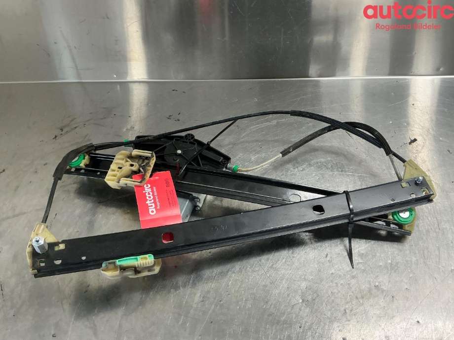 Ruteheis venstre foran til Audi Q5 2012-2017 (Type I, Fase 2) (AUDI|8R0 837 461 G)