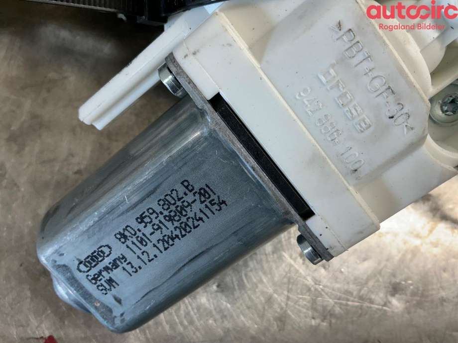 Ruteheis høyre foran til Audi Q5 2012-2017 (Type I, Fase 2)  (AUDI|8R0 837 462 G|8R0 837 462 K)