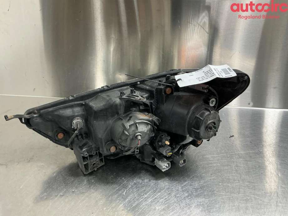 Frontlykt høyre halogen til Mitsubishi ASX 2010-2019  (MITSUBISHI|8301B588)