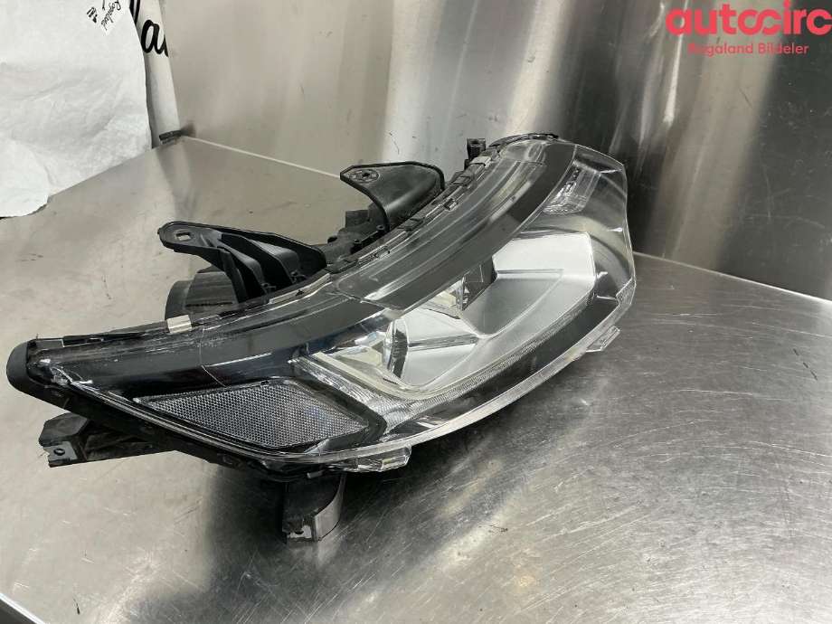 Frontlykt høyre halogen til Mitsubishi Outlander 2015-->> (Type III, Fase 2) (MITSUBISHI|8301C996)