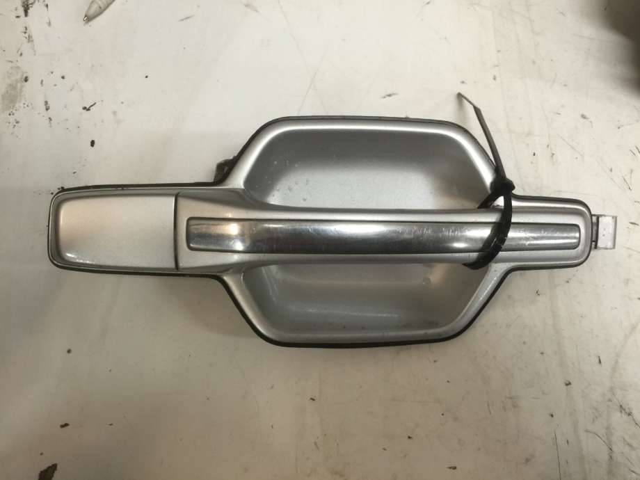 Dørhåndtak utv høyre bak til Mitsubishi Pajero, 2000-2006 (Type III) (MITSUBISHI|MR970445)