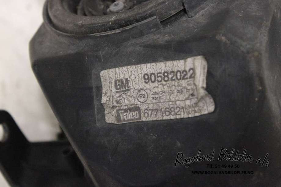Frontlykt høyre halogen til Opel Zafira A 1999-2005  (OPEL|90582022|67716821|)