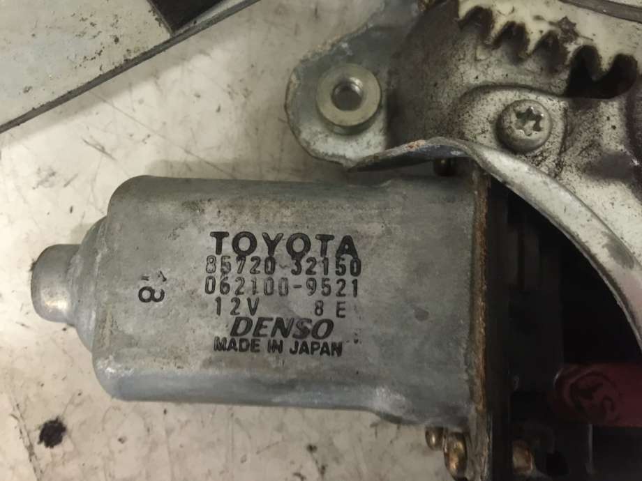 Ruteheis venstre til Toyota RAV4 2000-2006 (Type II) (TOYOTA|6980442020|8571042070|)