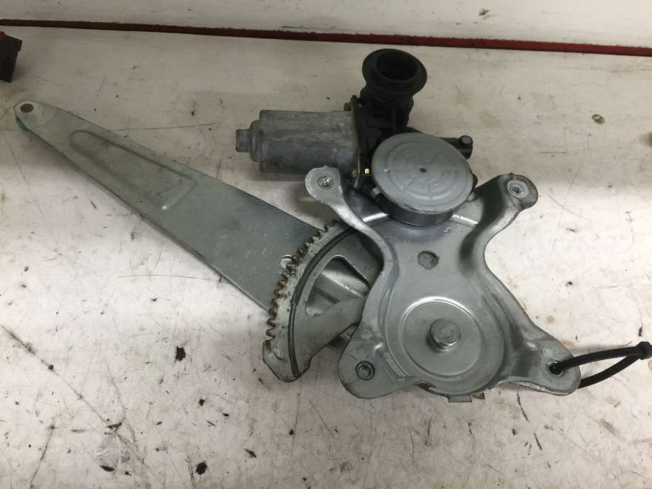Ruteheis venstre til Toyota RAV4 2000-2006 (Type II) (TOYOTA|6980442020|8571042070|)