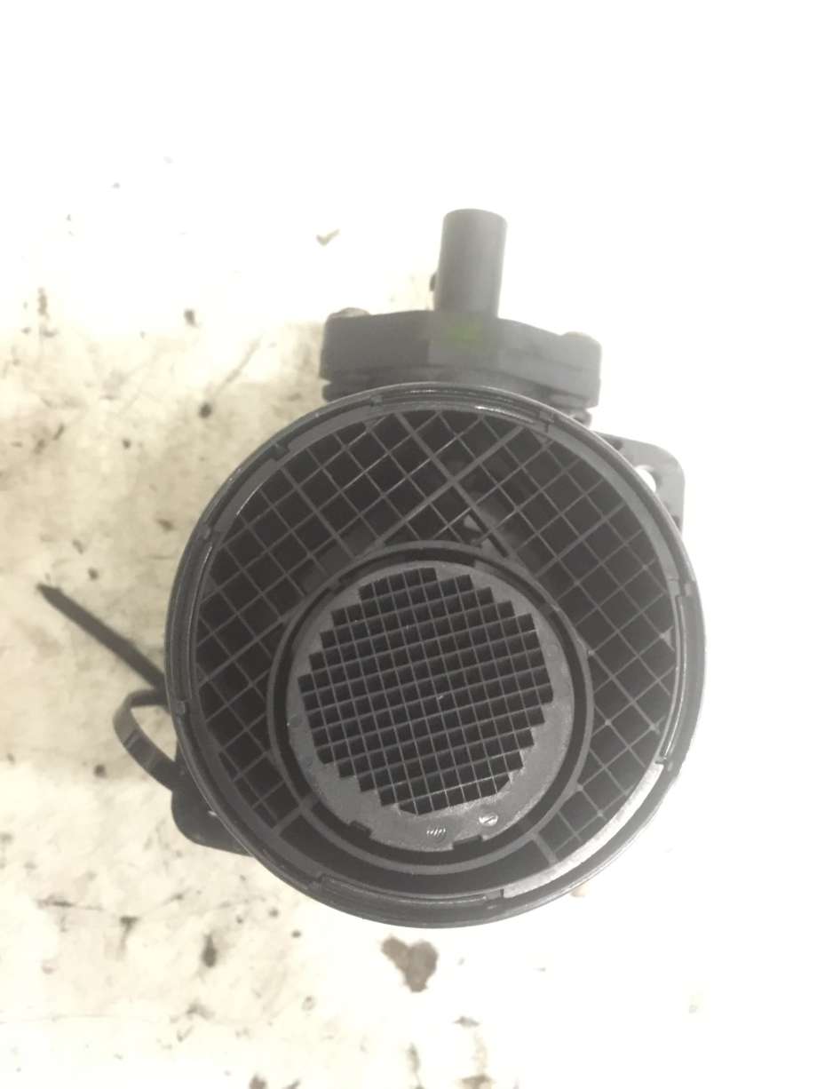 Luftmengde/luftmassemåler til VW Transporter / Caravelle 2003-2009 (Fase 1) (T5) (T5) (VOLKSWAGEN|074 906 461 B|0 281 002 461|)