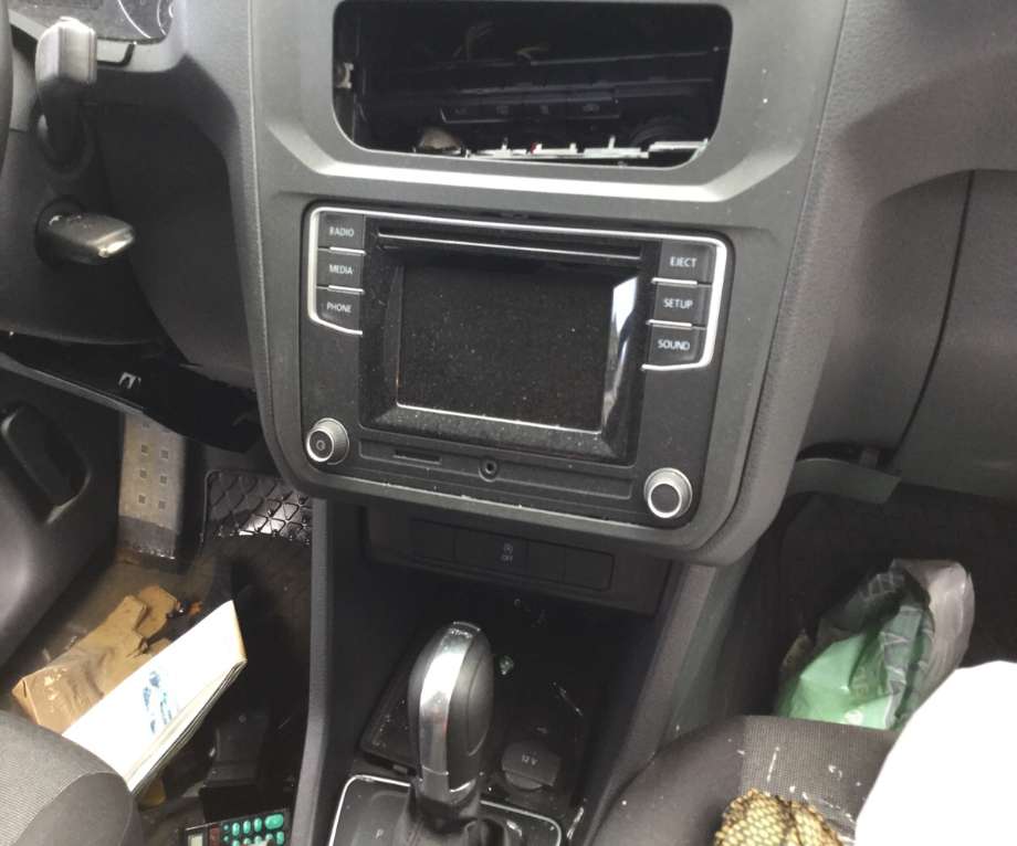VW Caddy 2010-2015 (Type III, Fase 2) , Motorkode: DFSD, Girkassekode: QYX