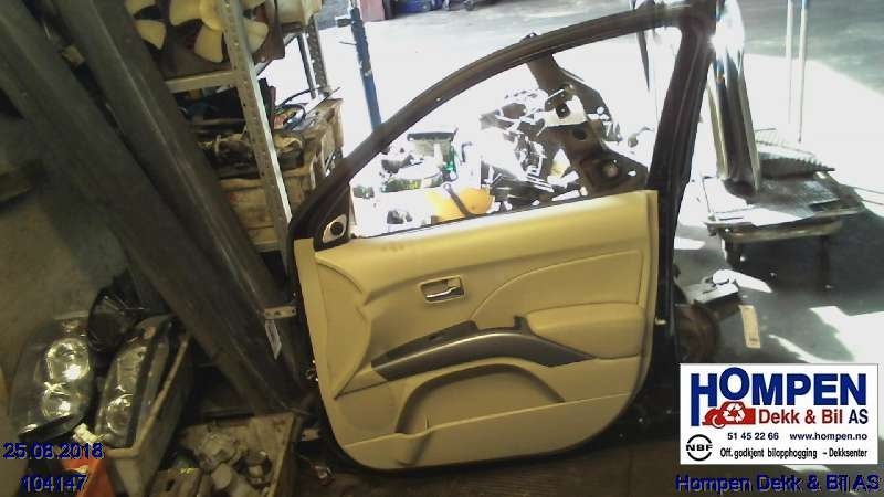 Dør høyre foran til Mitsubishi Outlander 2007-2010 (Type II, Fase 1)  (MITSUBISHI|5700B398||5700A278)
