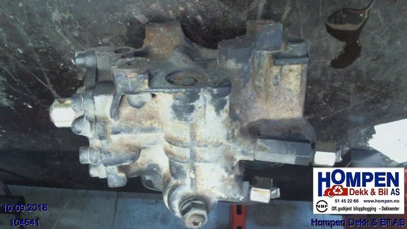 Tannstang til Mercedes CLK 1997-2002 (C208) (C208) (MERCEDES|2024600500|)