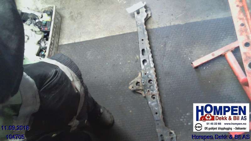 Frontplate nedre til Toyota Avensis, 2009-2015 (Type III, Fase 1)  (TOYOTA|)
