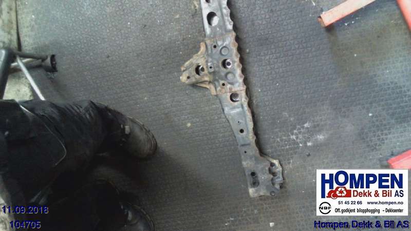Frontplate nedre til Toyota Avensis 2009-2015 (Type III, Fase 1)  (TOYOTA|)