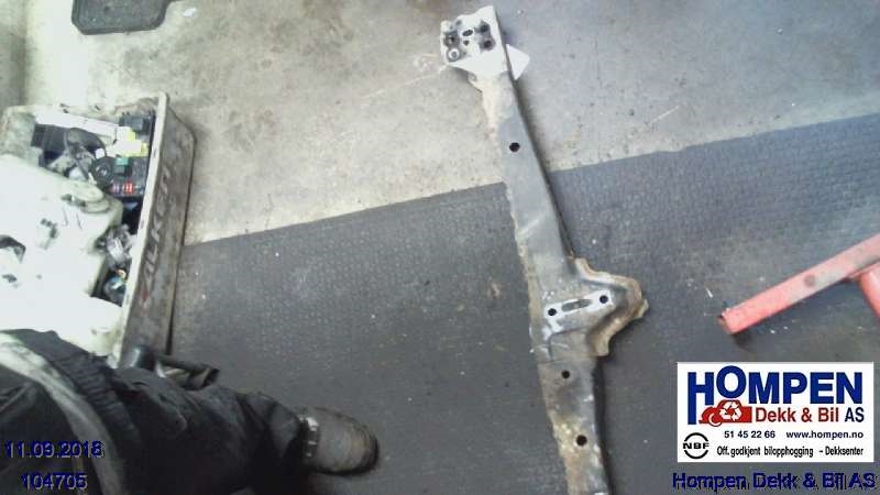 Frontplate nedre til Toyota Avensis 2009-2015 (Type III, Fase 1)  (TOYOTA|)