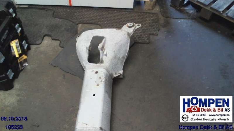 Travers bak til Peugeot 407 2004-2010  (PEUGEOT|9640718710|)