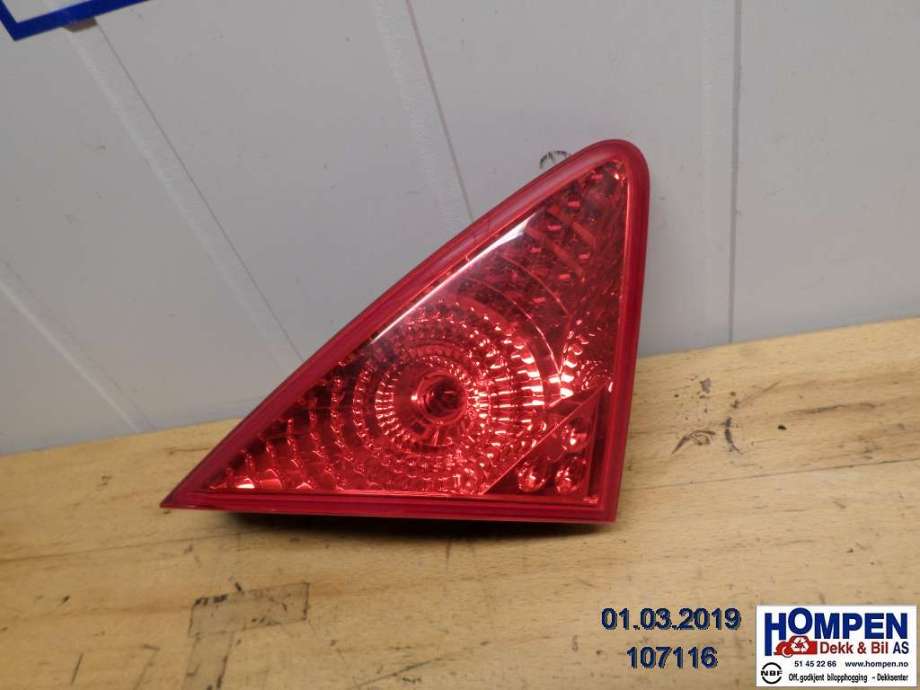 Baklykt venstre indre til Peugeot 3008, 2009-2016 (Type I) (PEUGEOT|6350HE)