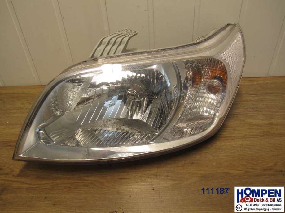Frontlykt venstre halogen til Chevrolet Aveo 2002-2011 (Fase 1) (CHEVROLET (KR)|96650754|)