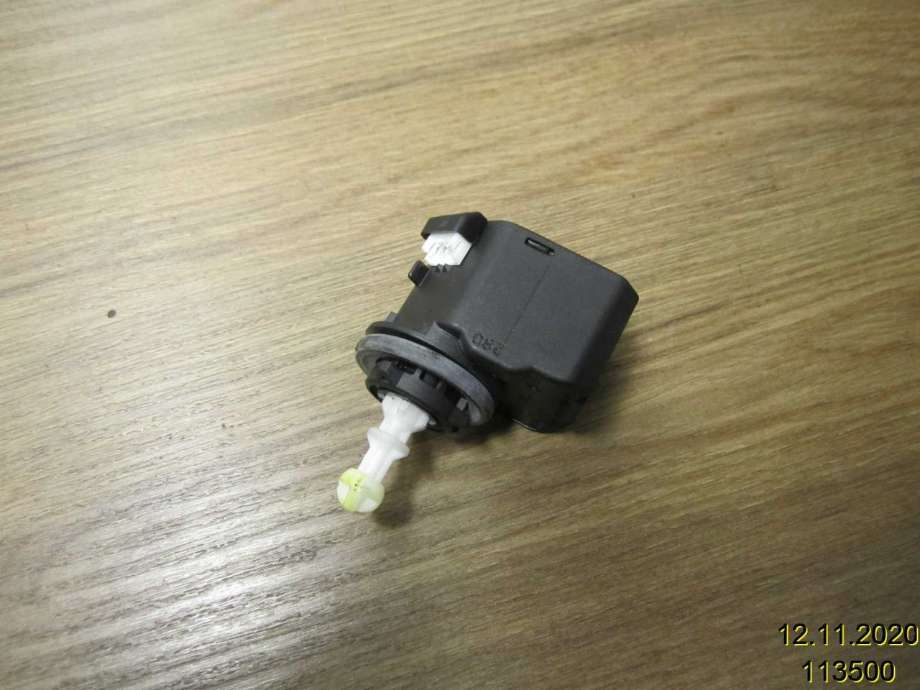Frontlykter til Mercedes Sprinter, 2006-2013 (Fase 1) (906) (906) (MERCEDES|A0008292001)