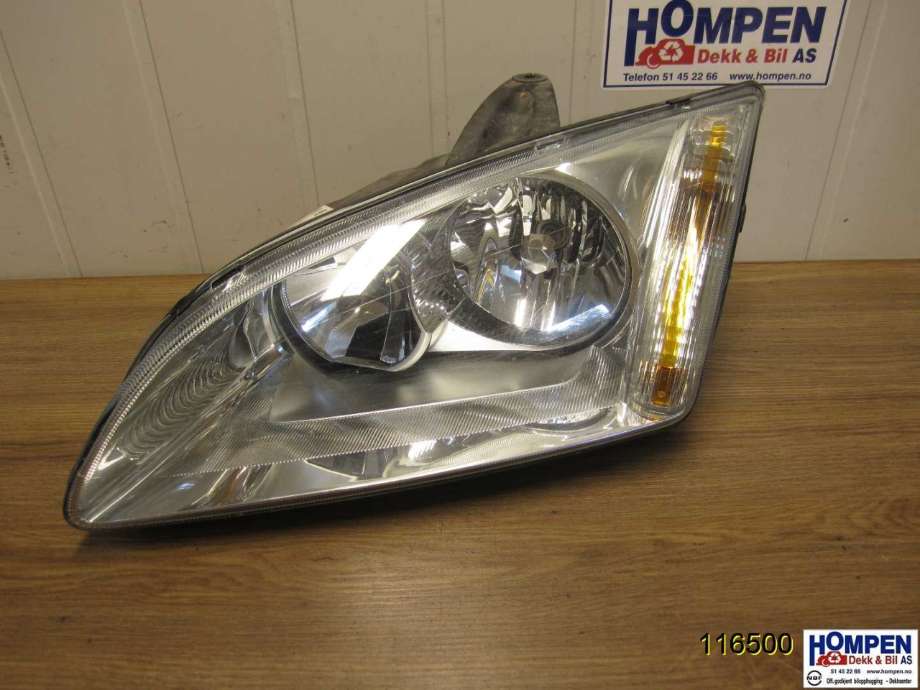 Frontlykt venstre halogen til Ford Focus, 2004-2007 (Type II, Fase 1)  (FORD|1480990)