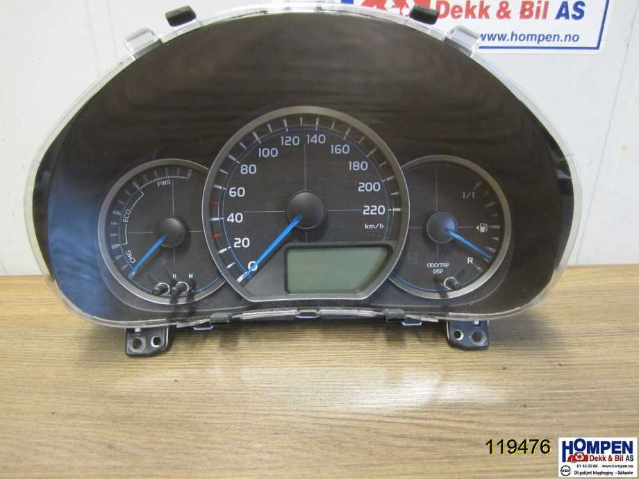 Instrumentpanel til Toyota Yaris 2012-2014 (Type III, Fase 1) (TOYOTA|838000DT70|)