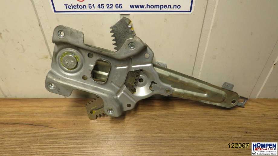 Ruteheis til Mitsubishi Lancer, 2008-2017  (MITSUBISHI|5743A066)