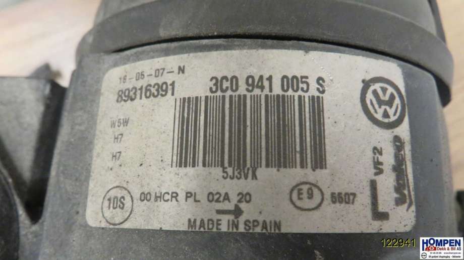 Frontlykt venstre halogen til VW Passat 2005-2010 (B6) (B6) (VOLKSWAGEN|3C0941005AA|89316391|3C0941005S)
