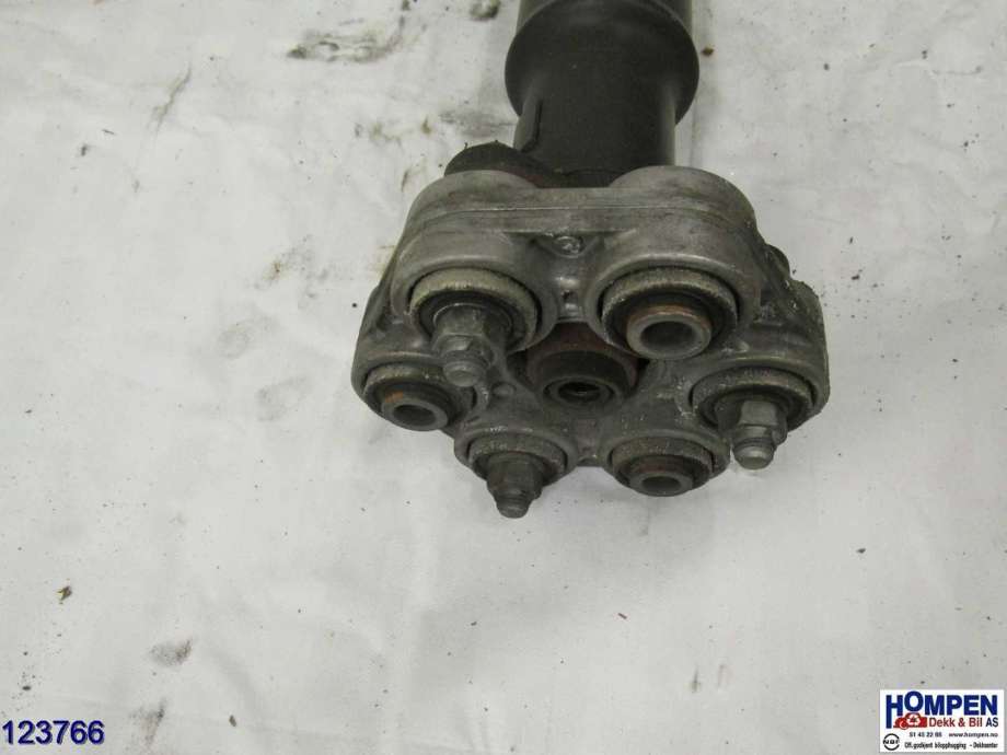 Mellomaksel til BMW 5-Serie 2010-2017 (F10/F11) (F10/F11) (BMW|26107614677|)