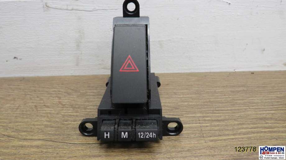 Bryter nødblink til Mazda 5, 2011-2015 (Type II) (MAZDA|BBP3664H0)