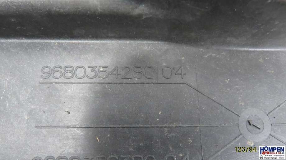 Frontplate til Peugeot 3008 2009-2016 (Type I)  (PEUGEOT|7104CF||9680354280)