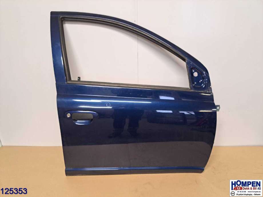 Dør høyre foran til Toyota Yaris 2003-2005 (Type I, Fase 2) (TOYOTA|671110D020|)