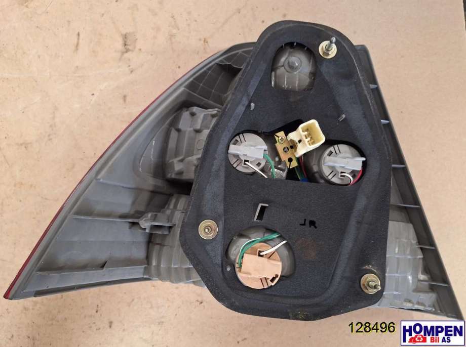 Baklykt høyre til Toyota Corolla 2002-2007 (TOYOTA|8155102190|)