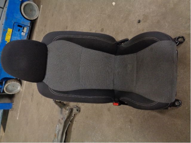 Sete foran venstre til Toyota Yaris, 2014-2020 (Type III, Fase 2) (TOYOTA|)