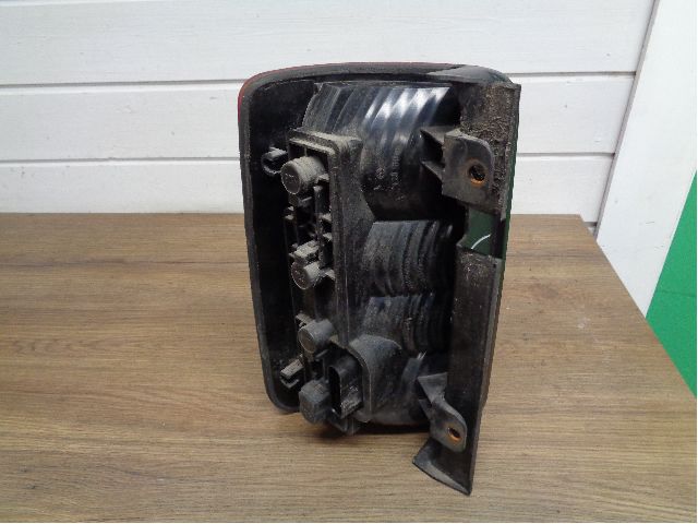 Baklykt høyre til VW Caddy 2004-2010 (Type III, Fase 1)  (VOLKSWAGEN||2K0945258A)
