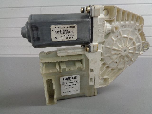 Ruteheis til VW Golf V, Combi 2003-2008  (VOLKSWAGEN|1K0959701L|)