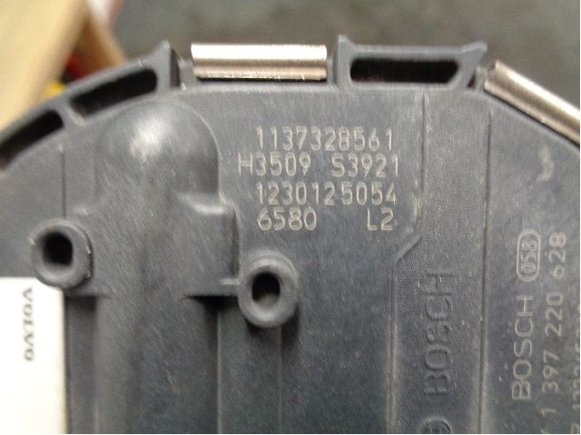 Viskermotor frontrute til Volvo V40 2012-2019  (VOLVO|3397021692|)