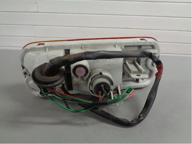 Baklykt høyre til Suzuki Grand Vitara 1998-2005 (Type II)  (SUZUKI|3565081A10|)