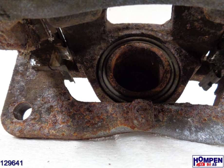 Bremsecaliper venstre foran til Toyota iQ 2009-2014  (TOYOTA|4775074010|)