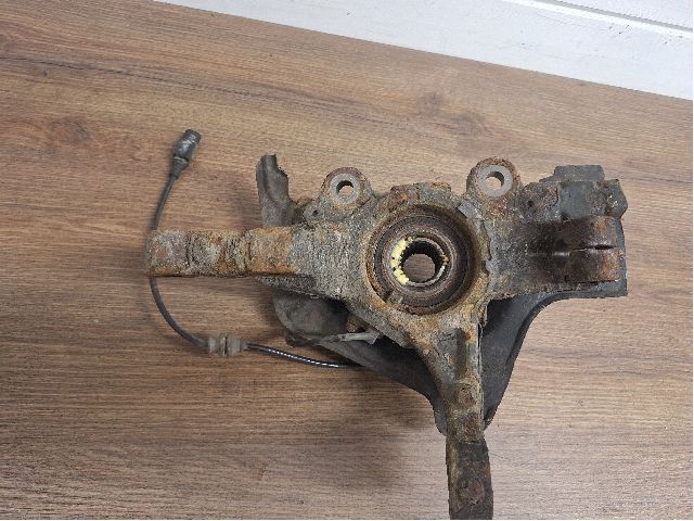 Hjulspindel venstre foran til Opel Combo D 2012-2018  (OPEL|95524470|)