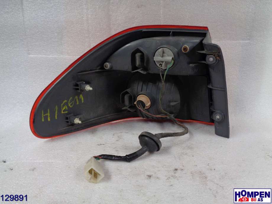 Baklykt høyre til Mazda 626 1998-2002 (GF/GW) (GF/GW) (MAZDA|GG3E-51-170B|)