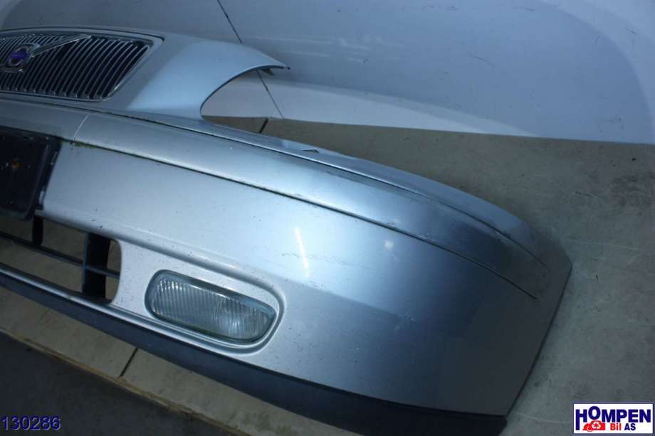 Støtfanger foran til Volvo V70 2000-2004 (Type II, Fase 1)  (VOLVO|9479456|)