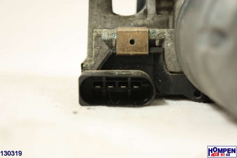 Viskermotor frontrute til BMW X3 2010-2017 (F25) (F25) (BMW|61 61 5 A3E DC5|6004FA0023|1137328561)
