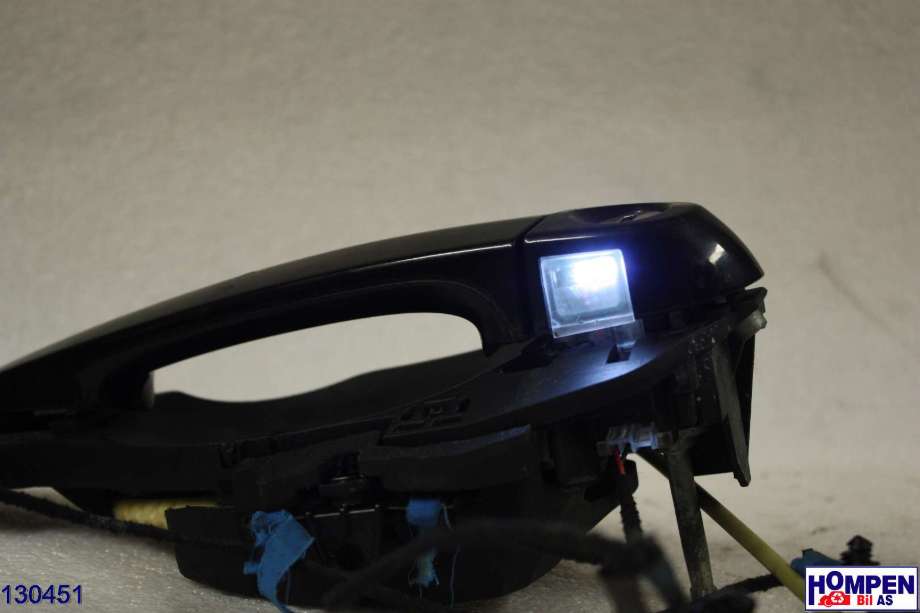 Dørhåndtak utv venstre foran til BMW X3 2010-2017 (F25) (F25) (BMW|51217193263|51 21 7 207 561|)