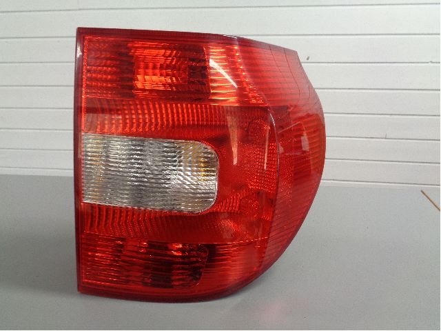 Baklykt høyre til Škoda Yeti 2009-2013 (Fase 1) (SKODA|5L0945112|)