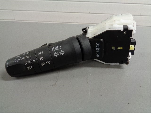 Bryter blink til Nissan X-Trail, 2007-2014 (T31) (T31) (NISSAN|25540EM00E)