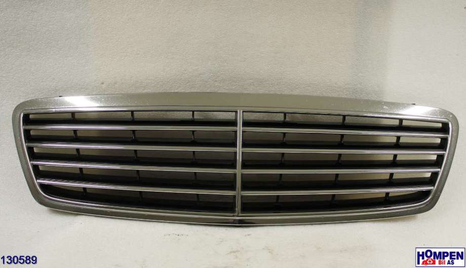 Grill til Mercedes C-Klasse, 2000-2004 (Fase 1) (W203) (W203) (MERCEDES|A 203 880 02 23)