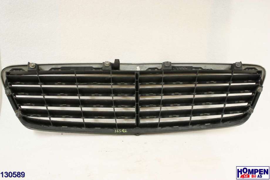 Grill til Mercedes C-Klasse 2000-2004 (Fase 1) (W203) (W203) (MERCEDES|A 203 880 02 23||A 203 880 01 83)