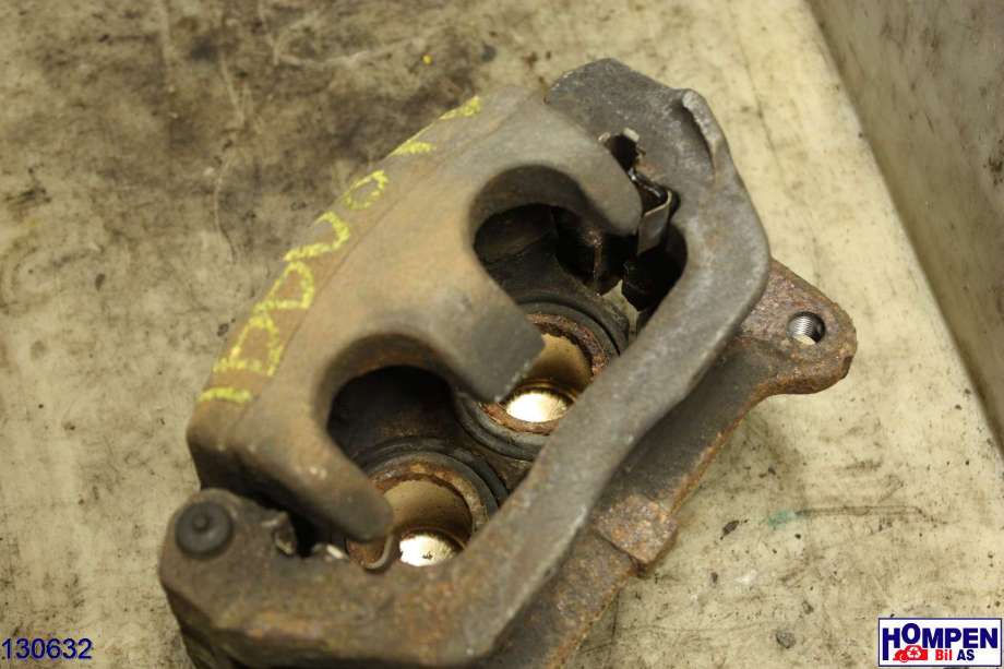 Bremsecaliper venstre foran til Mitsubishi Outlander 2015-->> (Type III, Fase 2)  (MITSUBISHI|4605B471|)