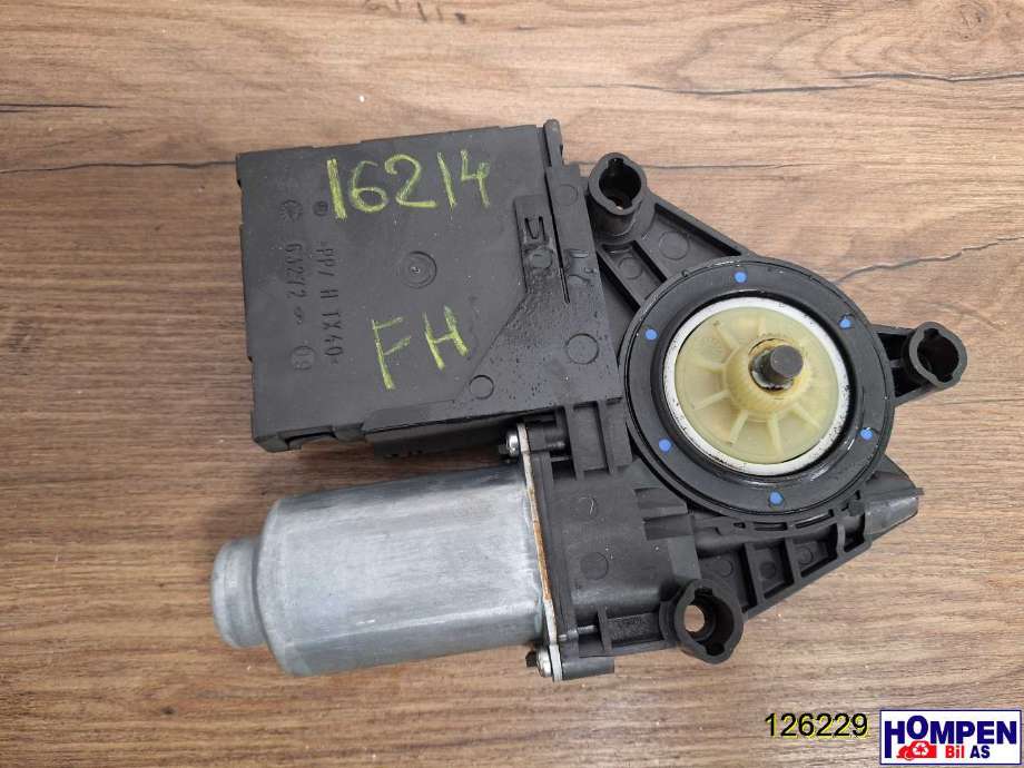 Ruteheis høyre til VW Caddy 2004-2010 (Type III, Fase 1) (VOLKSWAGEN||1T0959702R)