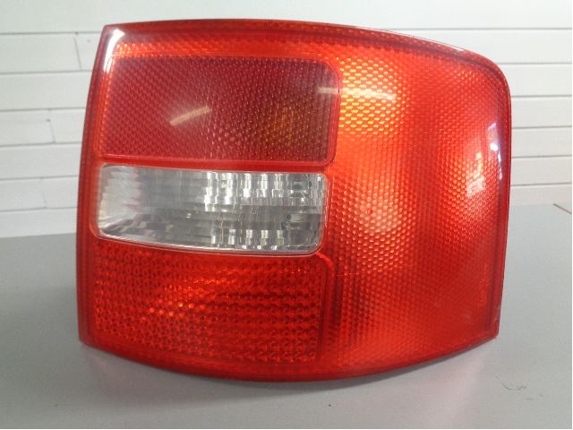 Baklykt høyre til Audi A6 2001-2004 (Type II, Fase 2) (C5) (C5) (AUDI|4B9945096F||4B9945096)