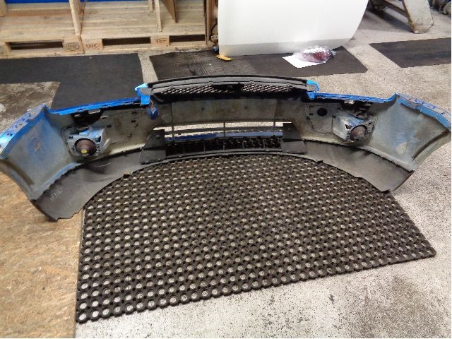 Støtfanger foran til Ford Focus 2004-2007 (Type II, Fase 1)  (FORD|1336763|)