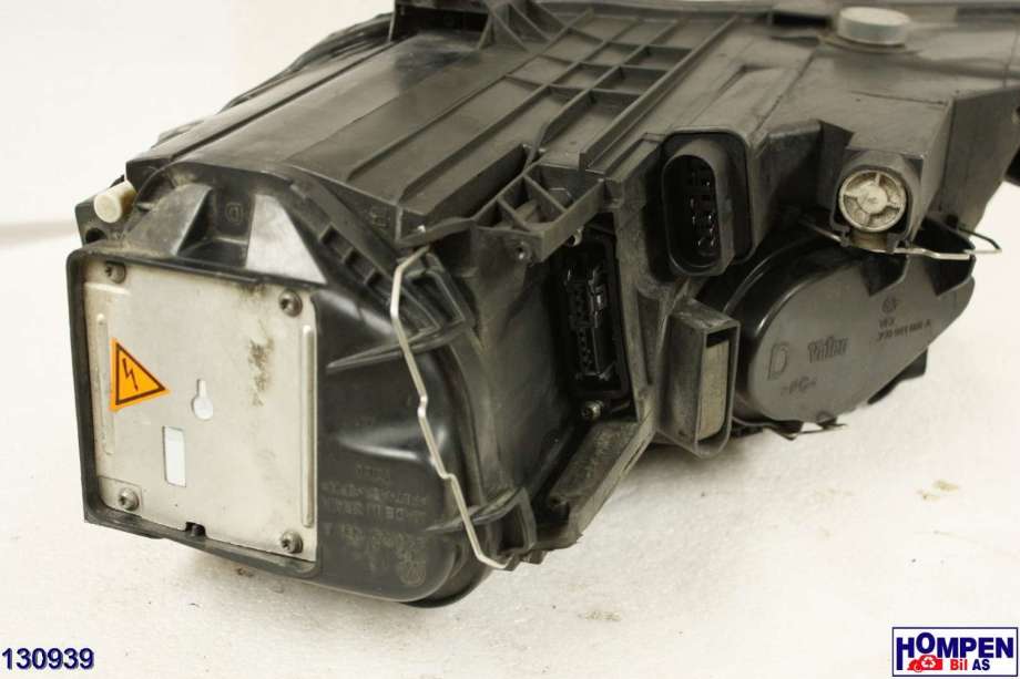 Frontlykt høyre halogen til VW Passat 2005-2010 (B6) (B6) (VOLKSWAGEN|3C0 941 754 K|89315540|3C0 941 752K)
