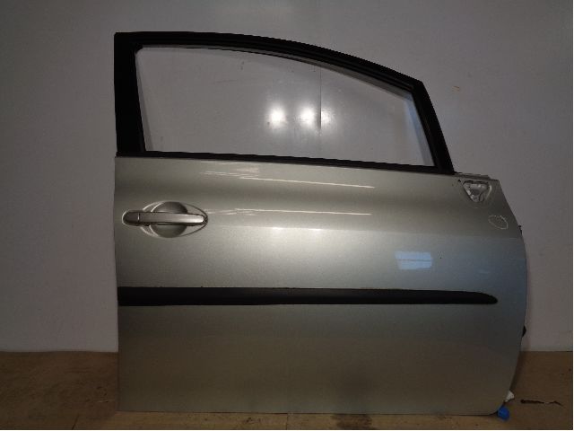 Dør høyre foran til Toyota Auris 2007-2010 (Type I, Fase 1) (TOYOTA|6700102260|)